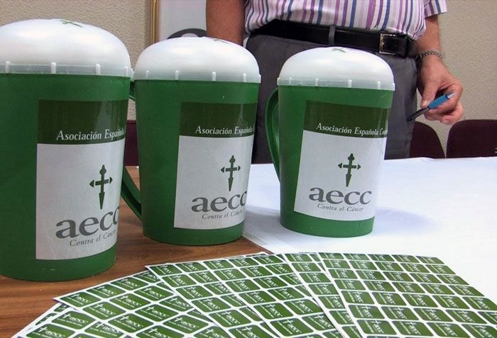 Los 23.000 euros recaudados por la AECC en Huelva contribuirán a dar estabilidad a 101 investigadores