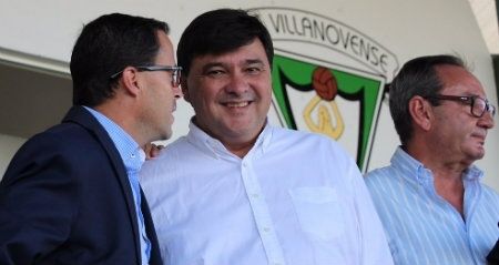 Gabriel Cruz en el palco del Romero Cuerda: 'No se pueden repetir los vacíos en la representación del Recre'