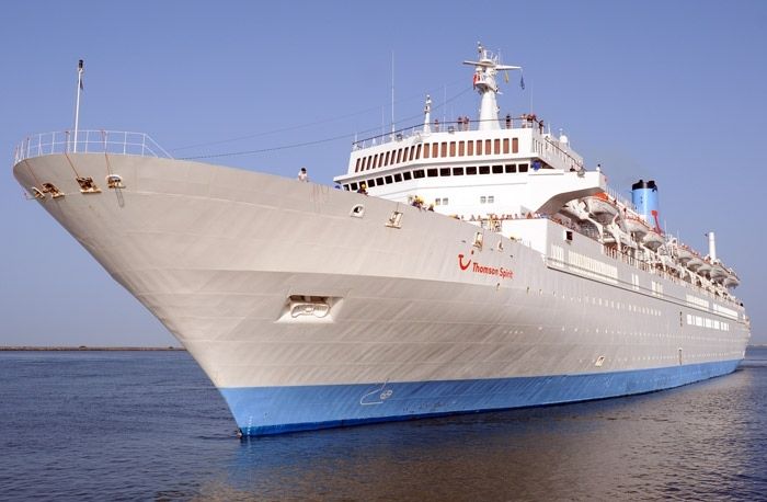 El buque Thomson Spirit recala por séptima vez este año en el Puerto de Huelva con más de 1.200 pasajeros