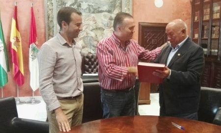 El runrún: Una rara fresa que vale oro