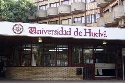 Profesores de la UHU, indefensos por el bloqueo de su acreditación en la Agencia Nacional de Evaluación