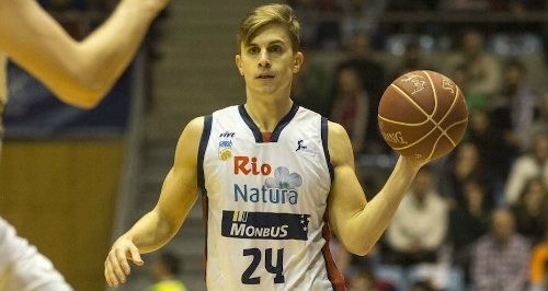 Más de un centenar de aficionados palmerinos animaron a Fran Cárdenas ante el Betis