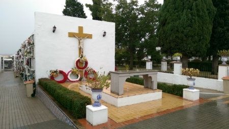 Los Padres Paúles ofician la tradicional misa en recuerdo de los ayamontinos fallecidos