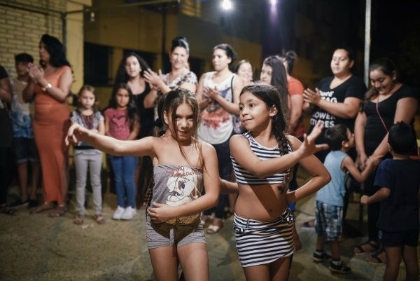 ﻿La onubense Remedios Malvárez muestra la realidad social de las 3.000 viviendas a través del flamenco en su documental ‘Alalá’ 