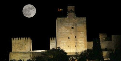 Un análisis de la UHU desvela que una bola de fuego sobrevoló Granada y Sevilla durante la Superluna