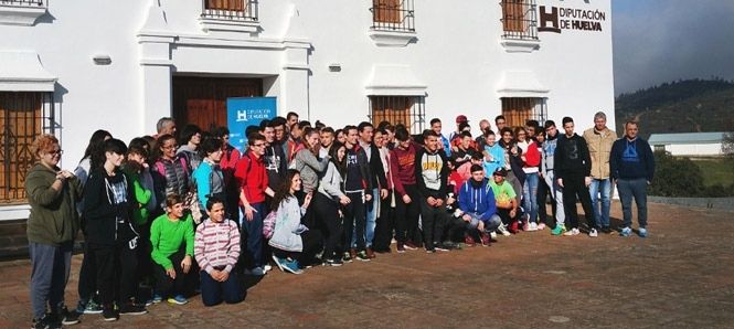 Un centenar de jóvenes de la provincia participa en el II Encuentro Juvenil en el Medio Natural
