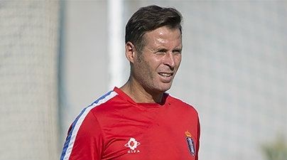 El ayudante de Ceballos ha estado en un despacho de la Ciudad Deportiva analizando informes de los rivales del Recre