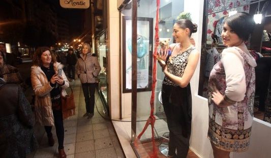 Modelos de carne y hueso ocuparán los escaparates del centro