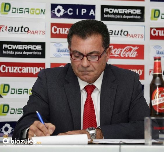 El Recre ya va por los 26 millones de euros de deuda y no podrá venderse antes del día 31 de enero