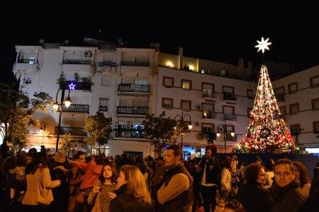 La luz y la nevada de la Navidad llegan a San Juan del Puerto