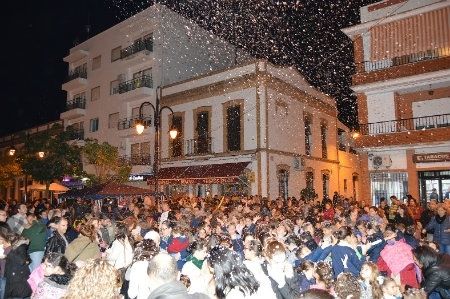 La luz y la nevada de la Navidad llegan a San Juan del Puerto
