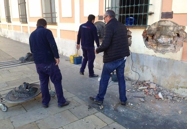 El runrún: Cortan la cabeza a los leones de Correos