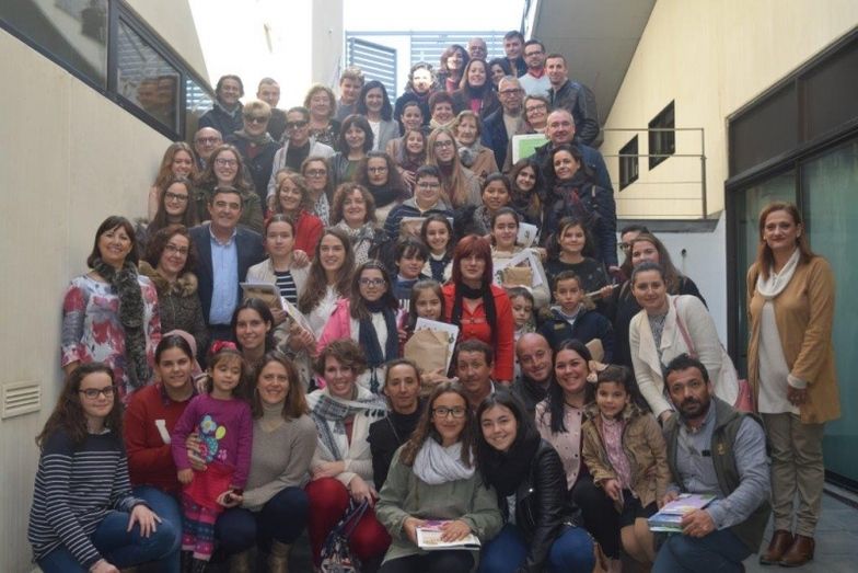 La Junta entrega los premios del Certamen de poemas, postales y microrrelatos navideños