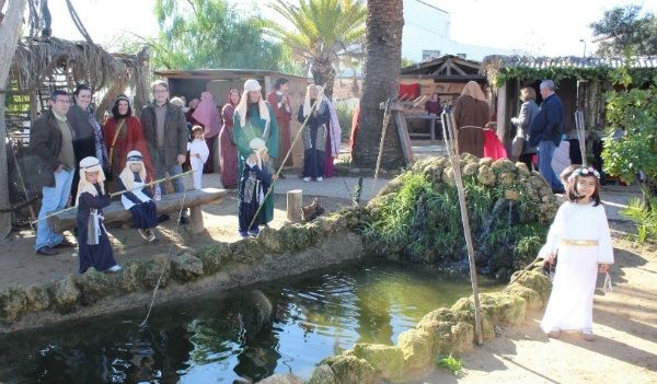 El CEIP Pura Domínguez le da vida al Belén Viviente de Corrales
