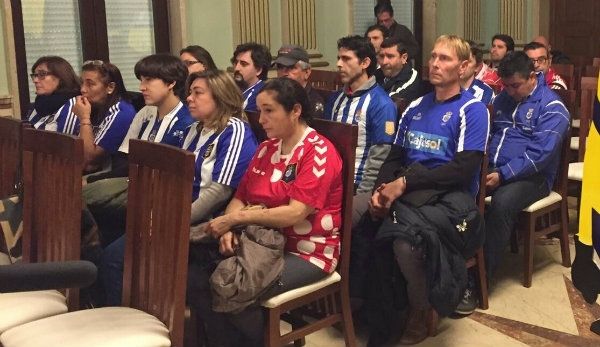 Los trabajadores del Recre acuden al último Pleno Municipal del año para reivindicar su situación