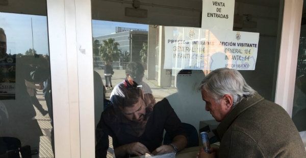 Roberto Sánchez se encargó de vender las entradas en las taquillas y José Antonio García Zambrano fue el delegado