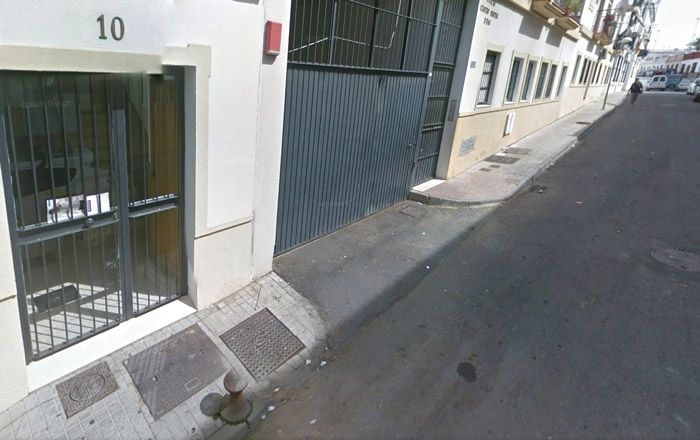 Un grupo de encapuchados agrede brutalmente a un hombre en Cartaya