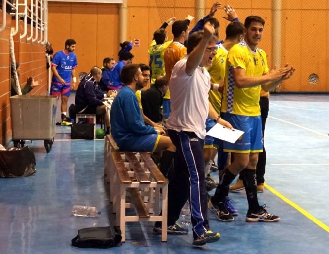 El PAN Moguer demuestra en Manzanares que peleará la salvación (32-33)