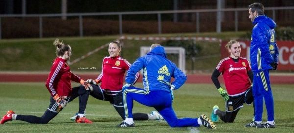 Sara Serrat completa su tercer día de trabajo con la Selección Española