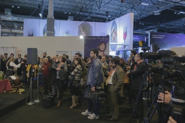 Manuel Carrasco hace que Huelva ‘llene’ en Fitur