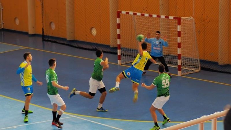 El PAN Moguer logra un triunfo de oro por la salvación ante Bolaños (31-30)