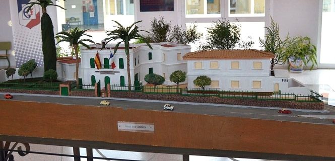 El Molière presenta en su centenario una maqueta del viejo Colegio Francés