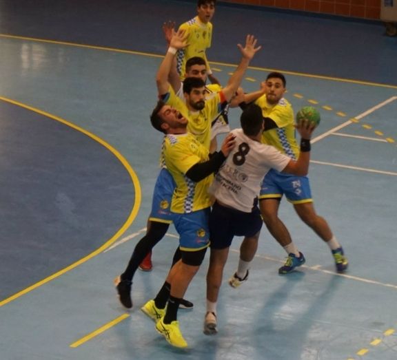 El PAN Moguer arrasa a Maracena con su estilo más clásico (28-21)