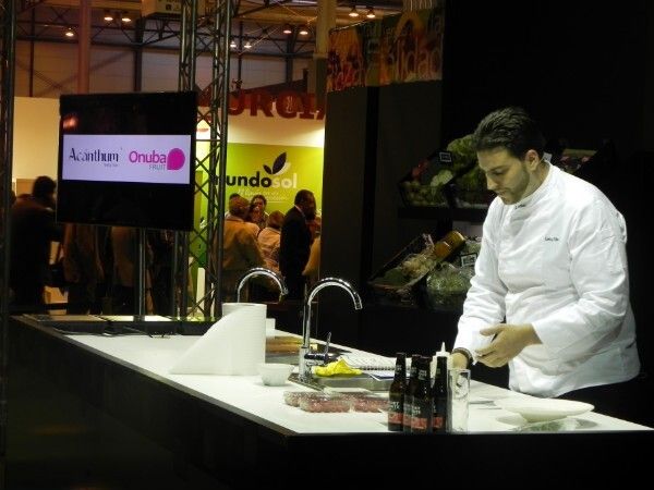 Onubafruit y el chef Xanty Elías se unen para promocionar en Madrid la frambuesa de Huelva