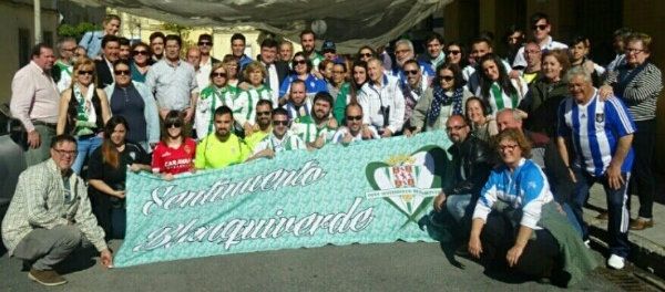 El alcalde prefirió ir al fútbol y a un hermanamiento de las peñas de ambos clubes