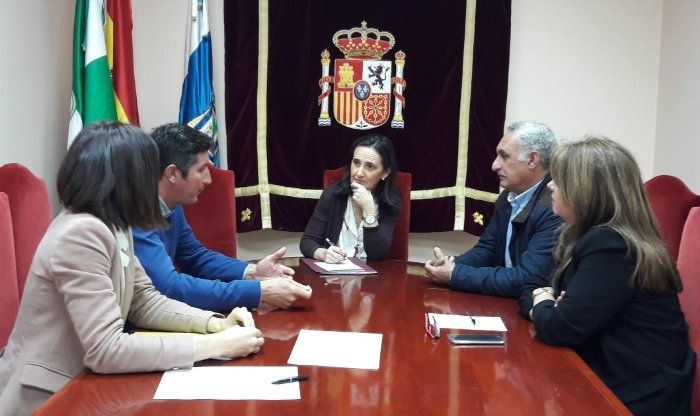 La subdelegada destaca ante la Plataforma en Defensa de los Regadíos del Condado la apuesta del Gobierno por la agricultura onubense