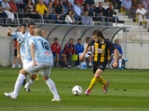 Adrián ajusticia al líder en el descuento (1-0)