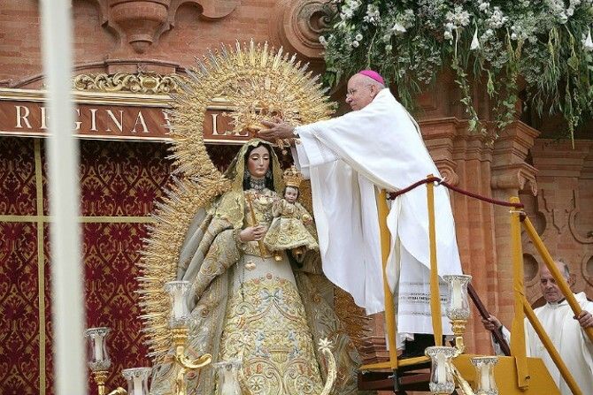 La Virgen del Valle es coronada canónicamente por miles de personas en La Palma