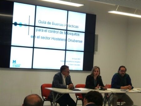 El servicio de control de mosquitos de Diputación presenta una guía de buenas prácticas