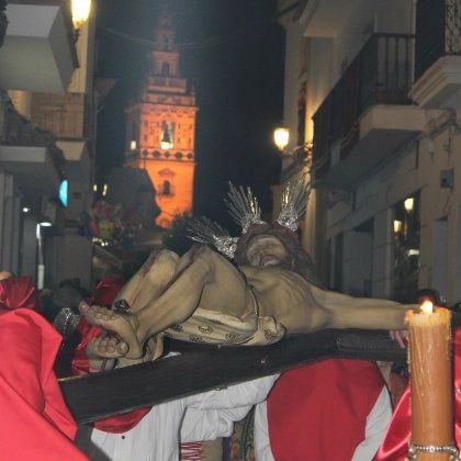 El Cristo de la Sangre volvió a llenar de silencio la noche del Martes Santo en Moguer