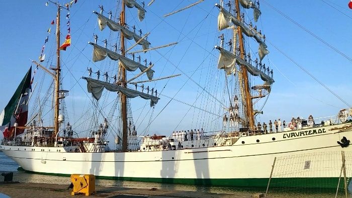 El Buque Escuela Cuauhtémoc ya está en el Muelle de Levante esperando visitas