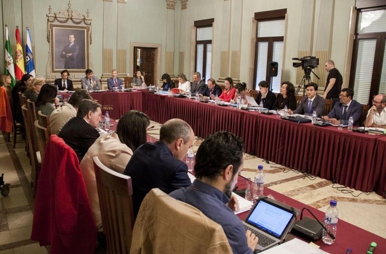 Huelva se adhiere a la ‘Red de Ciudades por la Bicicleta’, destinada a hacer más segura la circulación de los ciclistas
