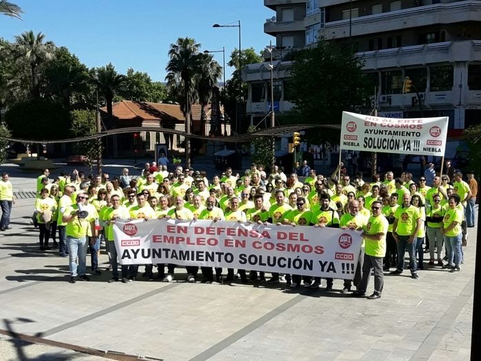 Trabajadores de Cementos Cosmos piden al Ayuntamiento que intervenga para evitar el ERTE