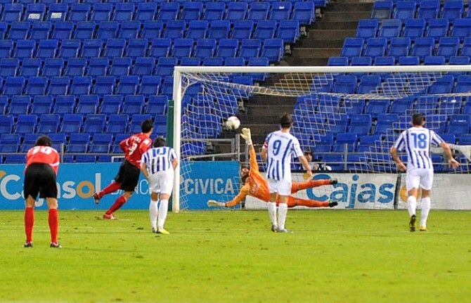 El Murcia agudiza la tristeza del Decano (0-2)