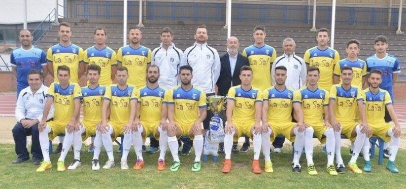 El Isla Cristina renueva a su entrenador Francis Acosta