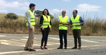 Valverde y La Palma se unen para reclamarle a la Junta de Andalucía el arreglo de la A-493