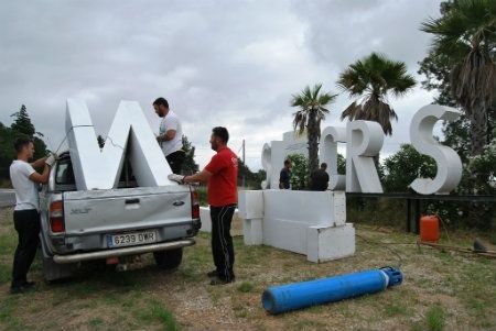 El Ayuntamiento de Isla Cristina se ve obligado a retirar las letras de 'El Empalme' por una sentencia judicial