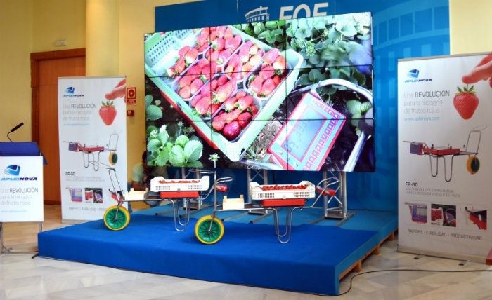 El sector fresero respalda el lanzamiento del FR-60, una herramienta tecnológica que aporta ahorro y calidad a la recogida de frutos