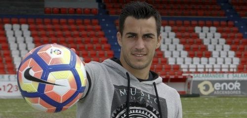 El Granada será el sexto equipo del ariete cartayero Joselu en la categoría de plata