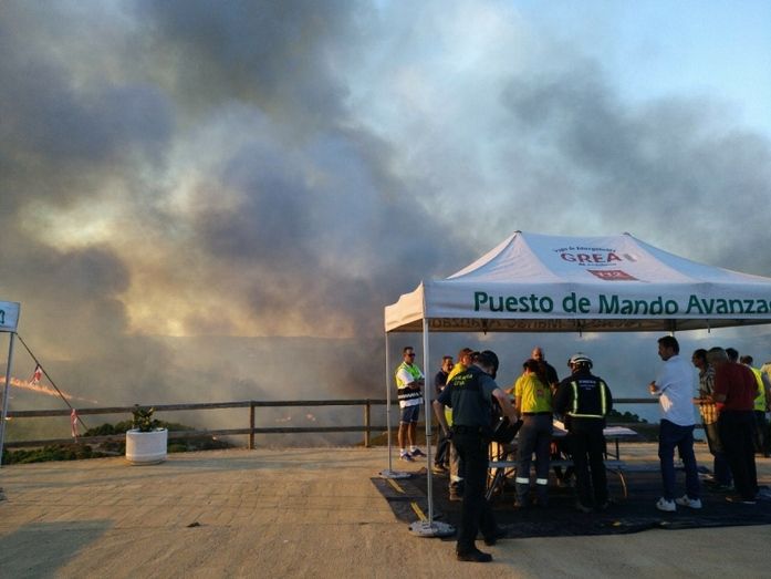 Ascienden a casi 400 las personas desalojadas en prevención por el incendio forestal en Minas de Riotinto