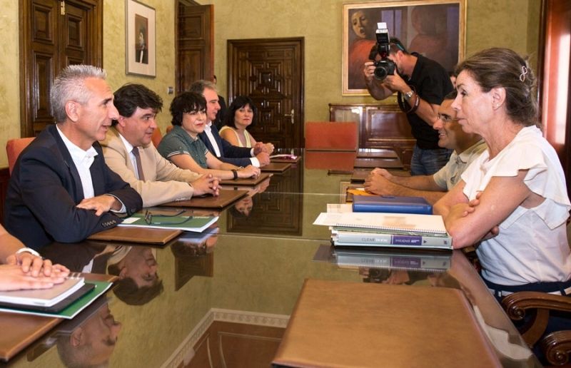 La Junta acuerda con Ayuntamiento y 'Amigos del Museo' la puesta en marcha ya de las obras del Banco de España
