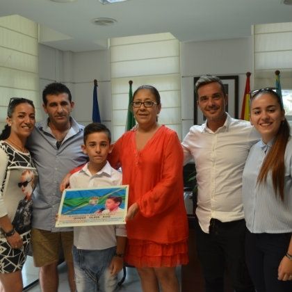 Punta homenajea a Quique Olaya, finalista del programa televisivo 'Yo soy del sur Peque'