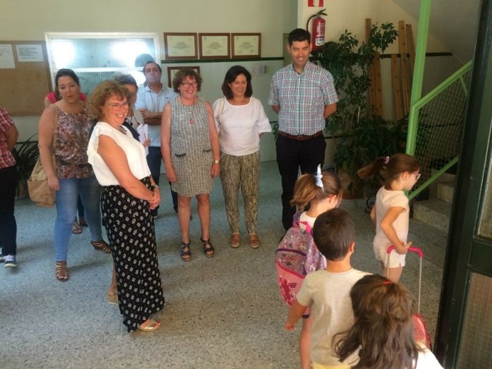 1.500 niños vuelven al cole en Valverde
