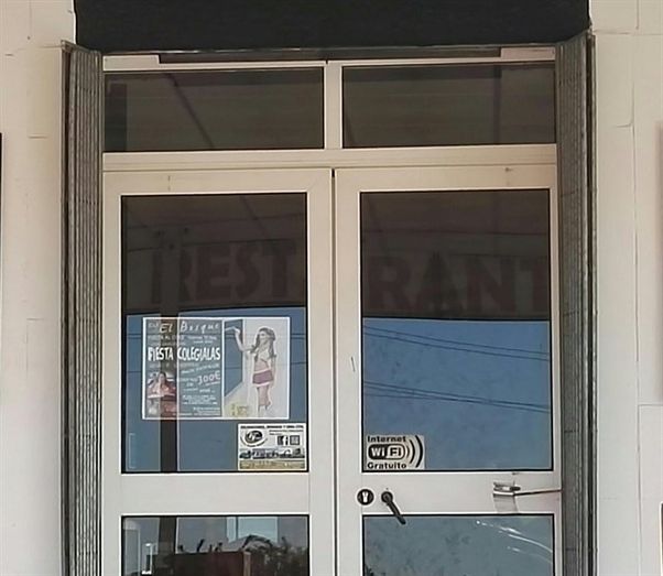El propietario del club de alterne de Cartaya retira la publicidad y cancela la fiesta prevista