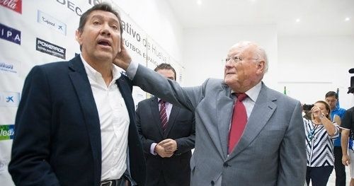 Diego de la Villa: 'El Ayuntamiento debe asumir la deuda del Recre, pero no sería a fondo perdido sino una especie de adelanto'