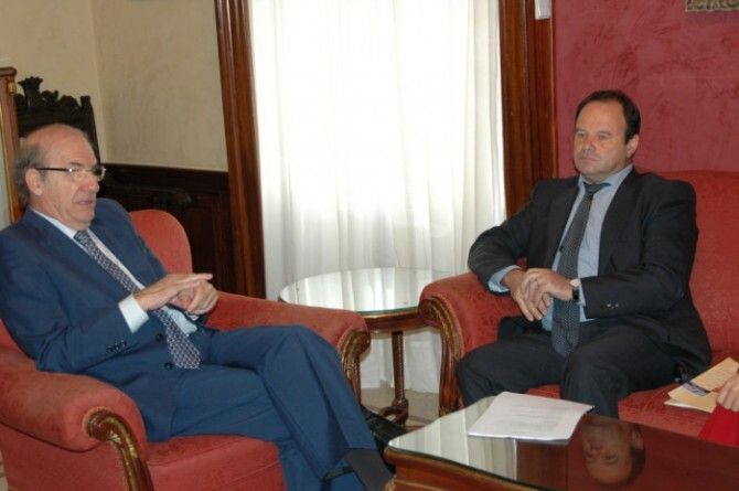 Los alcaldes de Huelva y Faro cooperarán para afrontar la crisis